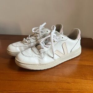 Veja Sneakers